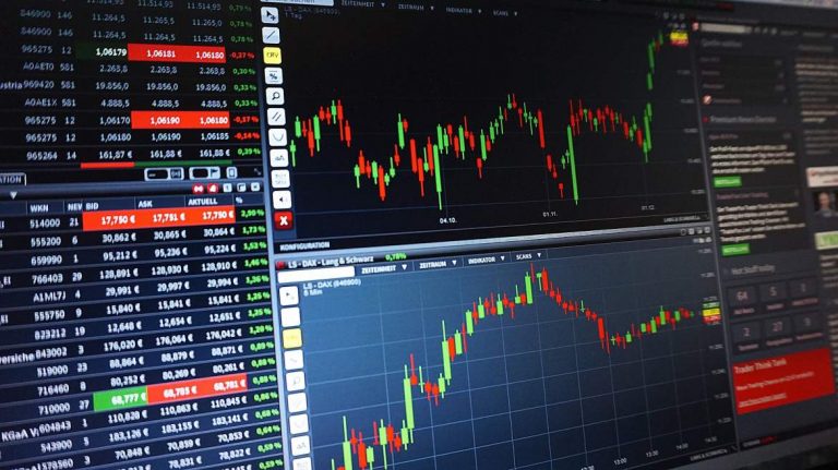 Playing On The Stock Exchange: Investment Guide