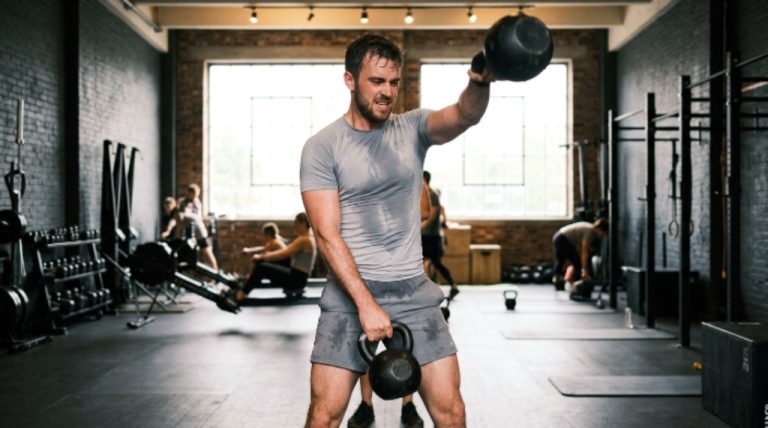 How to Pick Moisture-Wicking Gym Shirts for Maximum Comfort in 2026
