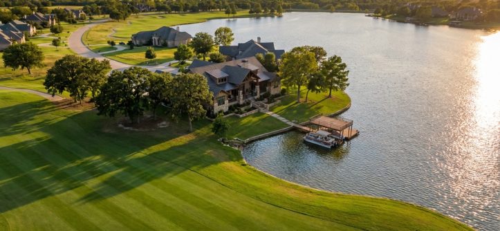 Planning to buy in Lake Kiowa, TX? Use this ultimate homebuyer checklist covering lakefront perks, golf amenities, HOA rules, and property essentials.